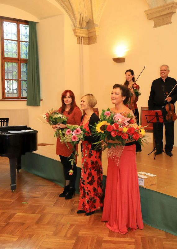 Zprava Michaela Šrůmová, Dagmar Williams a Blanka Šrůmová